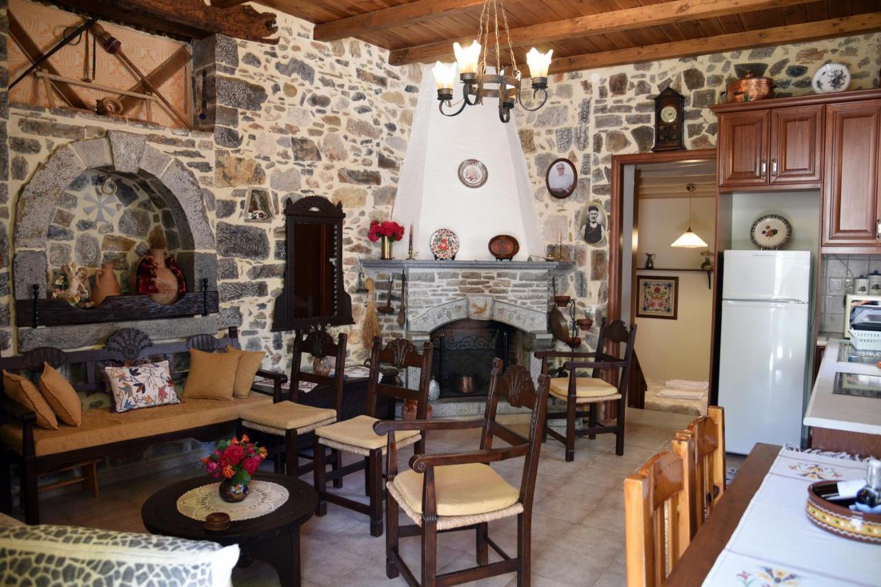 Traditional Residence With Terrace Latsida Экстерьер фото