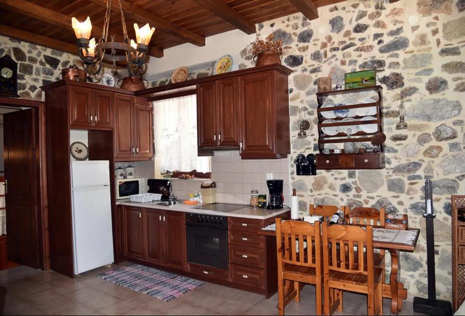 Traditional Residence With Terrace Latsida Экстерьер фото